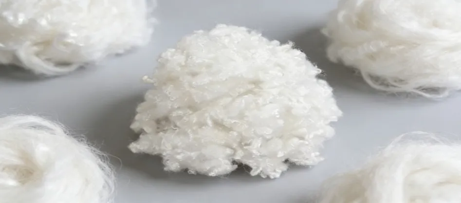 Kuinka puhdistaa neitsytkonjugaattikuitu